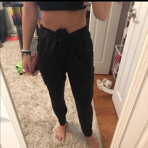tie pants